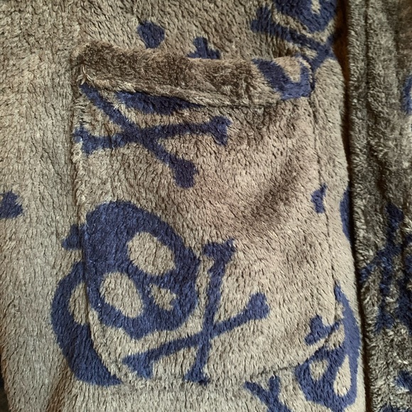 Gap Kids Boys Skull & Crossbones Bathrobe Size 6 - Picture 3 of 6